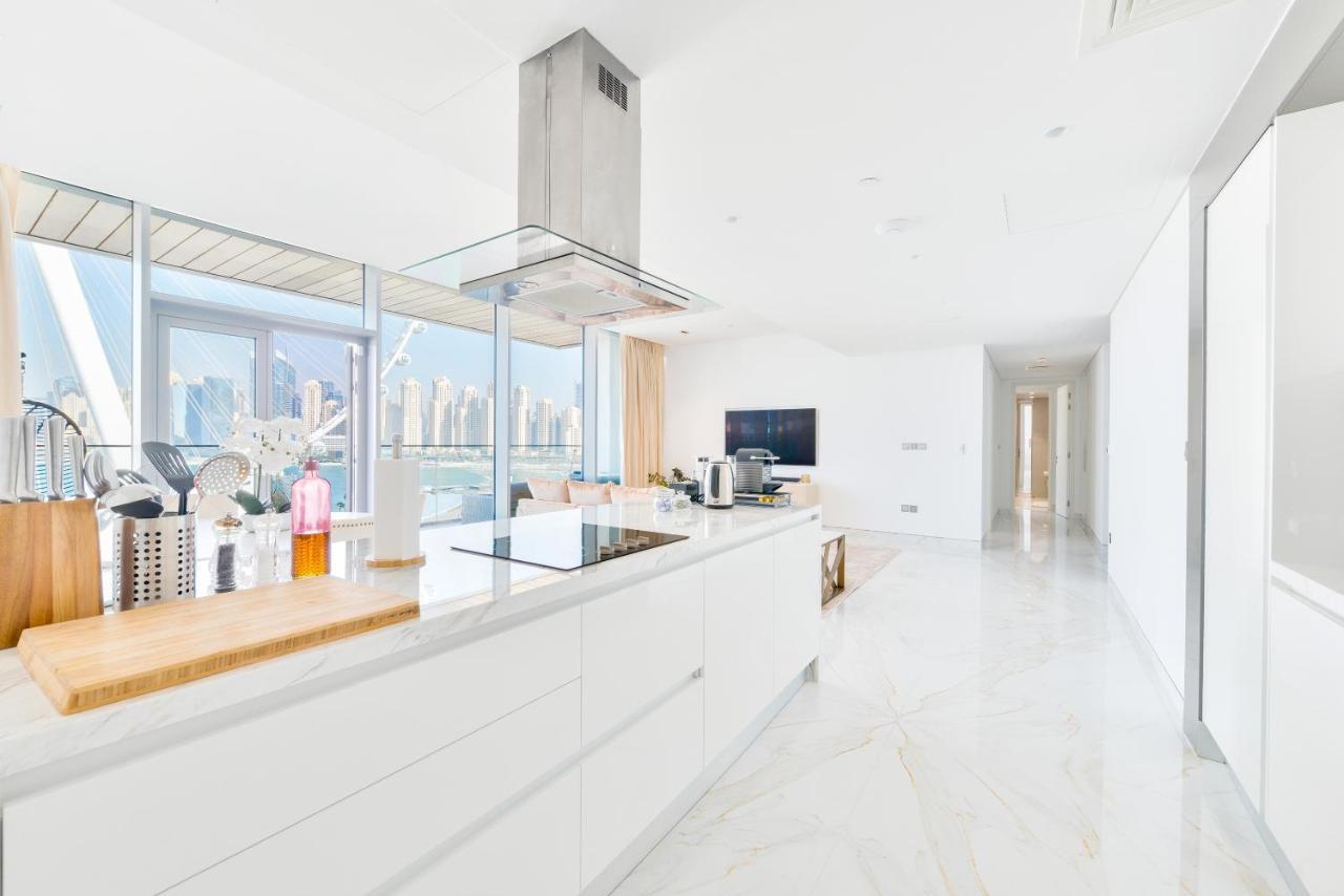 Luxury 2 Bedroom Beachfront Apt W Stunning Sea View Dubai Luaran gambar
