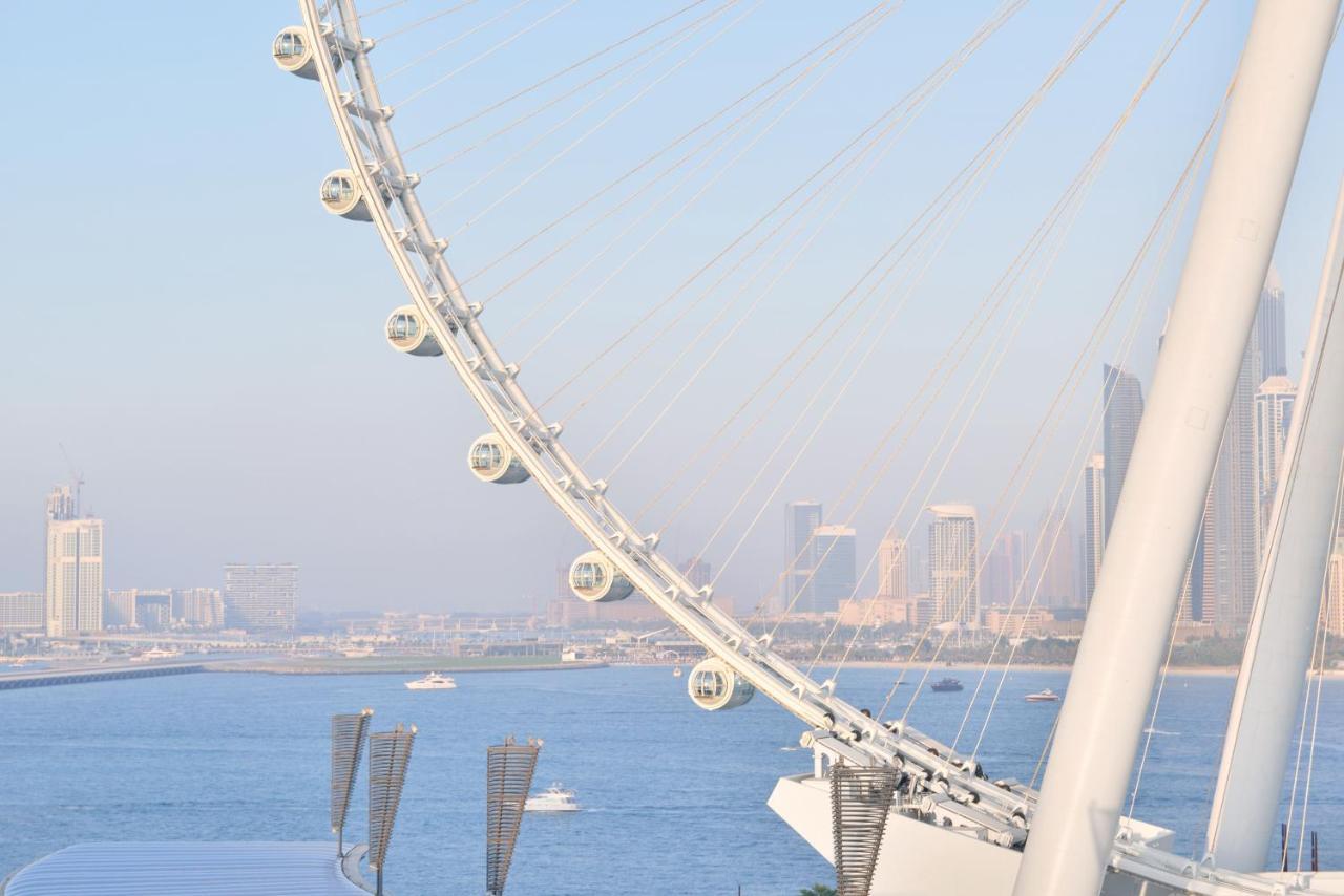Luxury 2 Bedroom Beachfront Apt W Stunning Sea View Dubai Luaran gambar