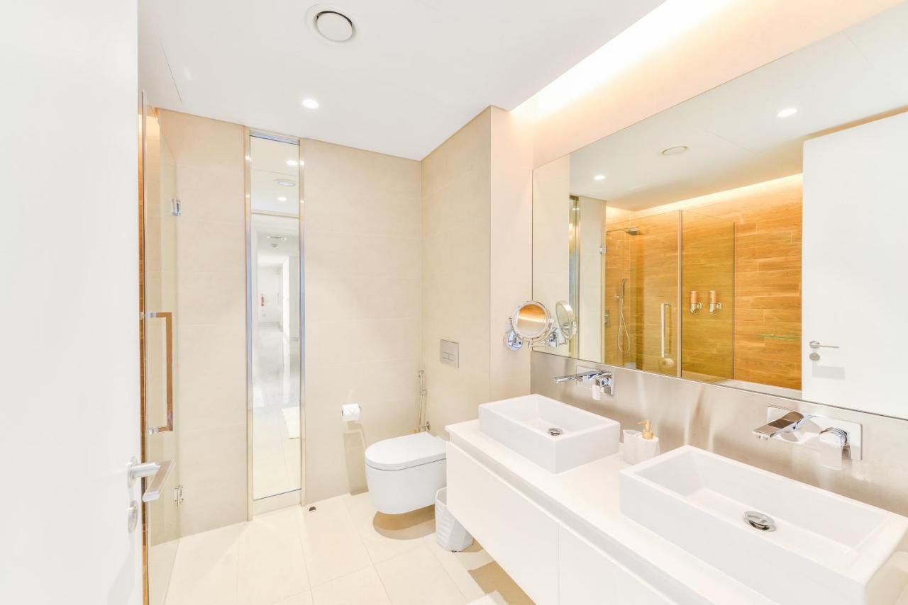 Luxury 2 Bedroom Beachfront Apt W Stunning Sea View Dubai Luaran gambar