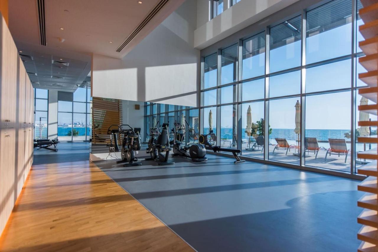 Luxury 2 Bedroom Beachfront Apt W Stunning Sea View Dubai Luaran gambar